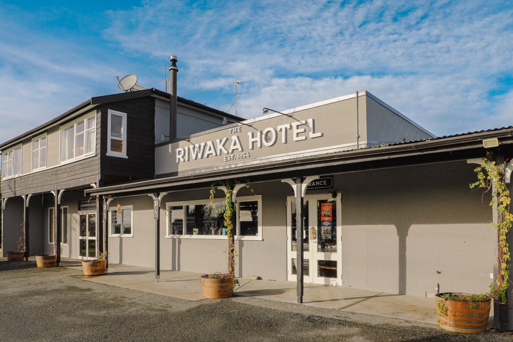 Riwaka Hotel